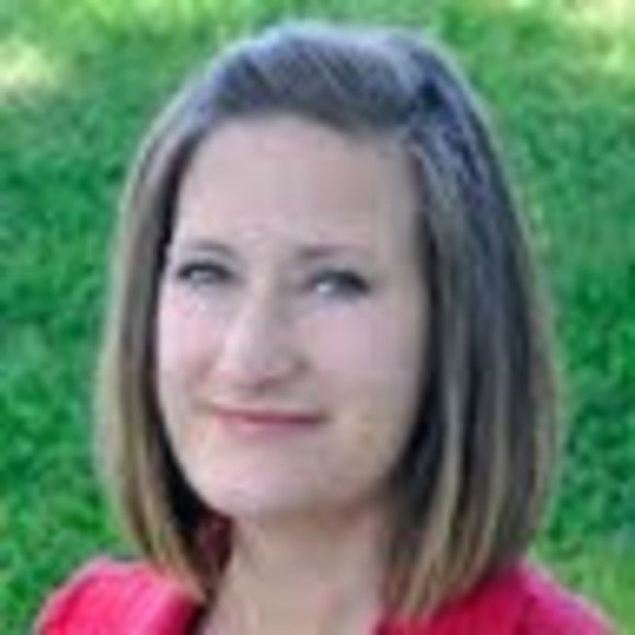 Profile Picture of Mindy Robertson (@mindyroberts909) on Poshmark