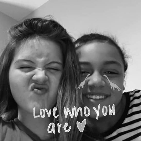 Mckenzie Rosvanis - Poshmark Profile Picture of Mckenzie Rosvanis (@mrosvanis) on Poshmark