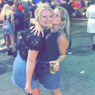 Profile Picture of Deveny  ♥ (@devxlove) on Twitter