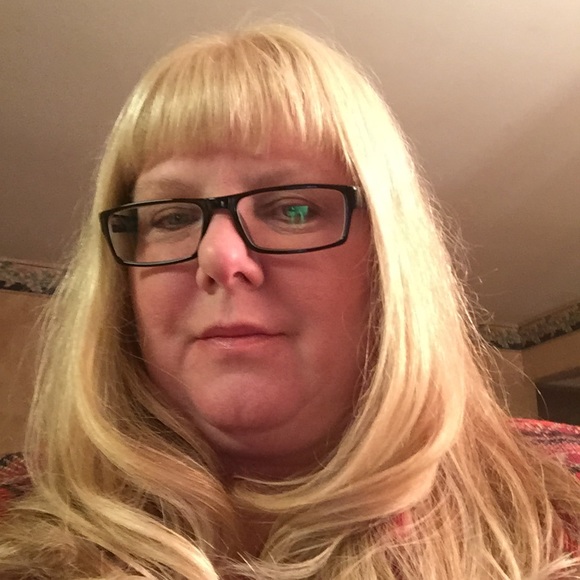 Profile Picture of Jamie Whitenight (@ilovemyjob2009) on Poshmark