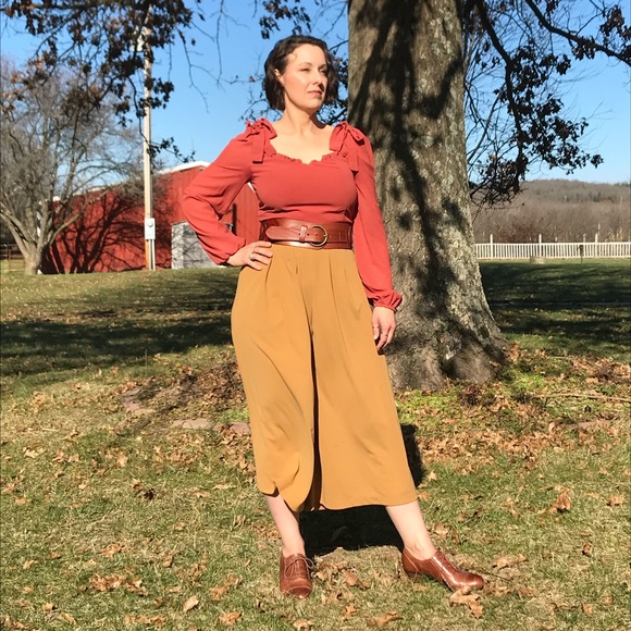 Profile Picture of Billie Schroer (@petitebillie78) on Poshmark