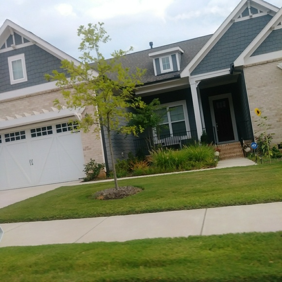 Profile Picture of John Winstead (@johnwinstead) on Poshmark