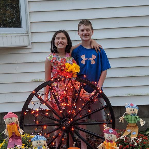 Profile Picture of Catherine Farnham-adams (@rosesmokey) on Poshmark