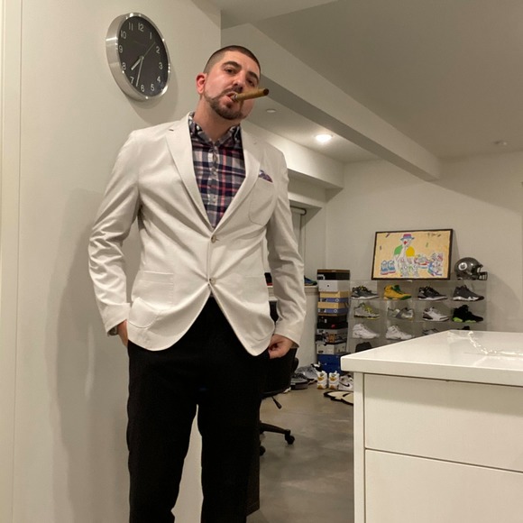 Profile Picture of Adam Klunder (@shmadsyodad) on Poshmark
