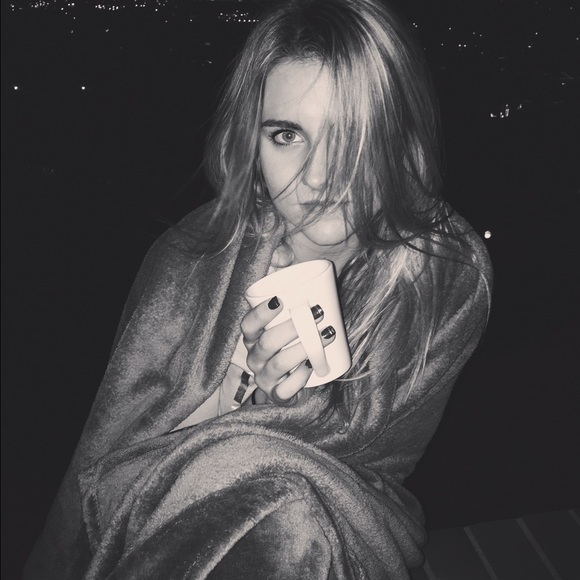 Profile Picture of Cassie Stewart (@cassiestewart22) on Poshmark