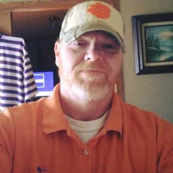Profile Picture of Christopher Beebe (@cabeebe70) on Poshmark