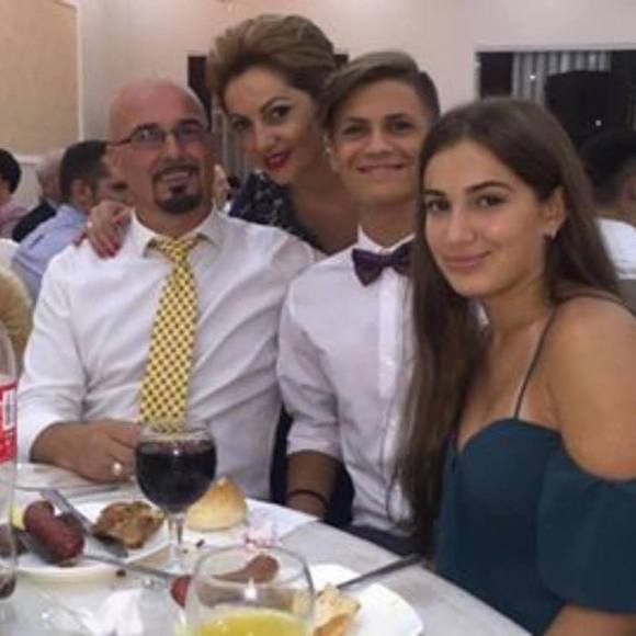 Profile Picture of Tom-flora Berisha (@t_berisha) on Poshmark