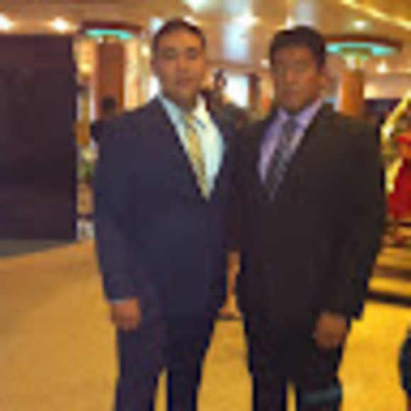 Profile Picture of Alex Yoon (@ayoon24) on Poshmark