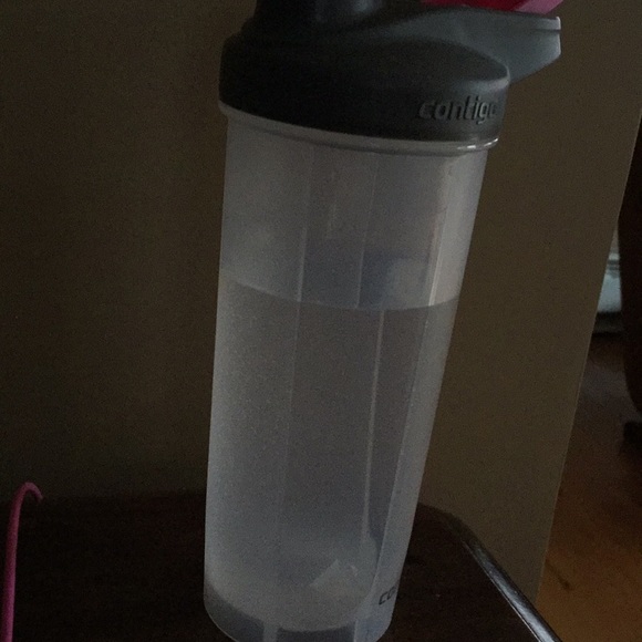 Profile Picture of Debbie Rolince (@reddeb0603) on Poshmark