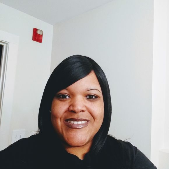 Profile Picture of Tammy Hale (@tammyhale369) on Poshmark