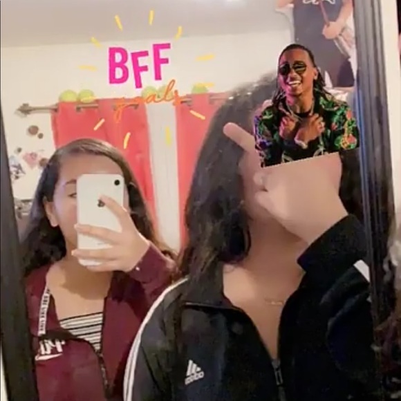 Profile Picture of Emily Govea (@emilysarahi) on Poshmark