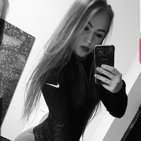 Profile Picture of Beata Surma (@bsurma93) on Poshmark