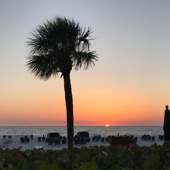 Profile Picture of Dawn Devoe (@dawnsd118) on Poshmark