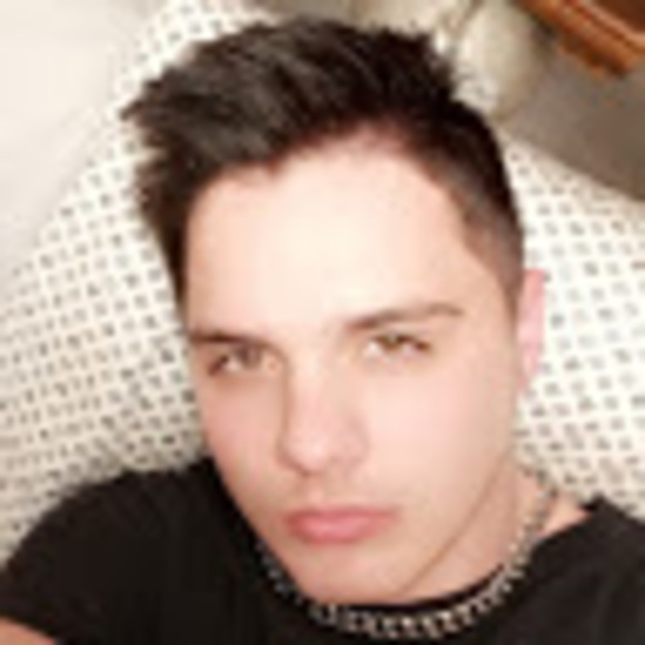 Profile Picture of Brandon Tedford (@brandon_tedford) on Poshmark