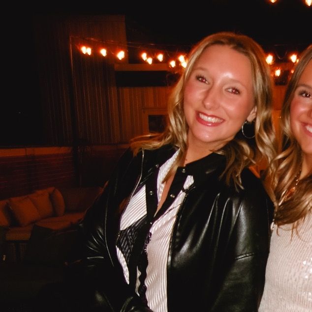 Profile Picture of alyx (@alyxhowell_) on Tiktok