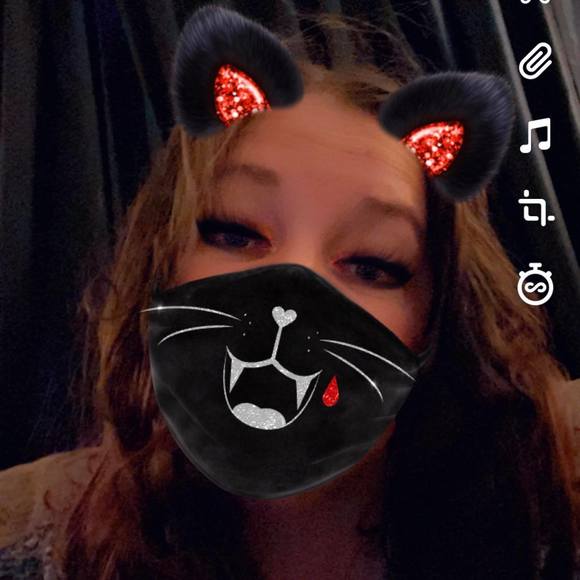 Profile Picture of Roxanna Jesseph-barney (@bradleys_girl28) on Poshmark
