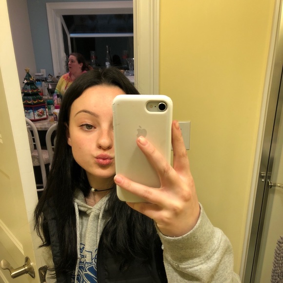 Profile Picture of Brooke Billert (@brookebillert) on Poshmark