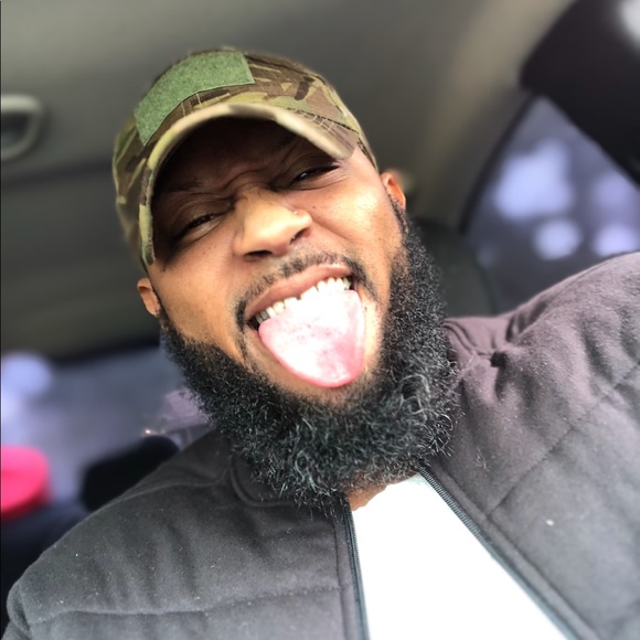 Profile Picture of Noid Setirc (@unscriptedmind) on Poshmark