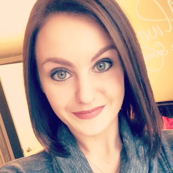 Profile Picture of Callie Tanzini (@ctanzini) on Poshmark