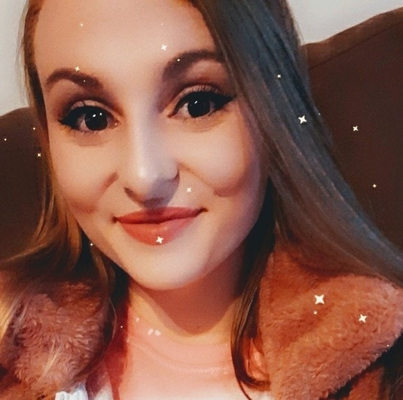 Hayleigh Croom - Poshmark Profile Picture of Hayleigh Croom (@hayleighcroom) on Poshmark