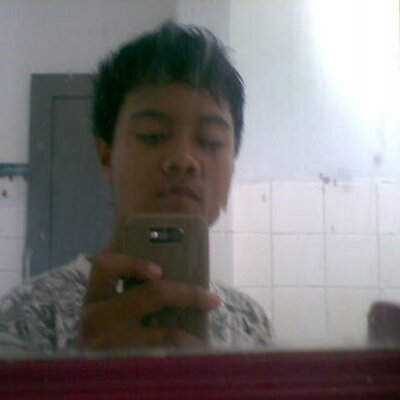 Profile Picture of Pola William (@poladota12) on Twitter
