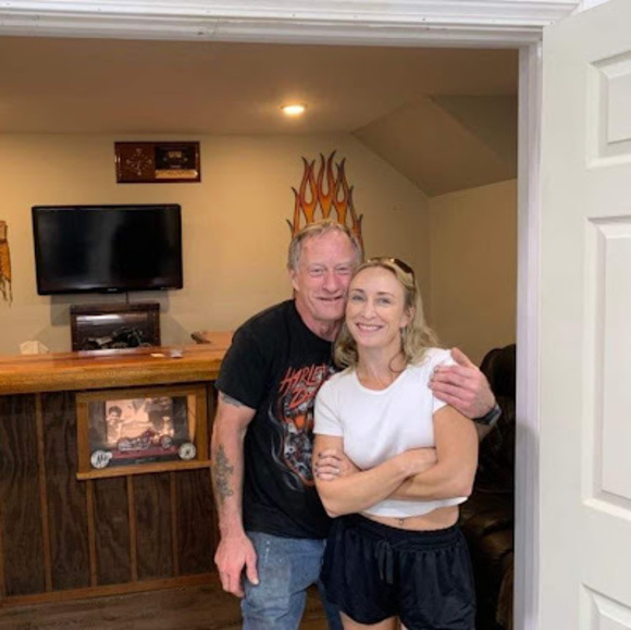 Heather Schofield - Poshmark Profile Picture of Heather Schofield (@heatherschof323) on Poshmark