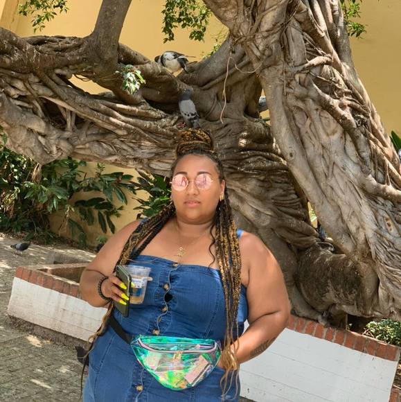 Profile Picture of Mylasia Applewhite (@laysovain) on Poshmark