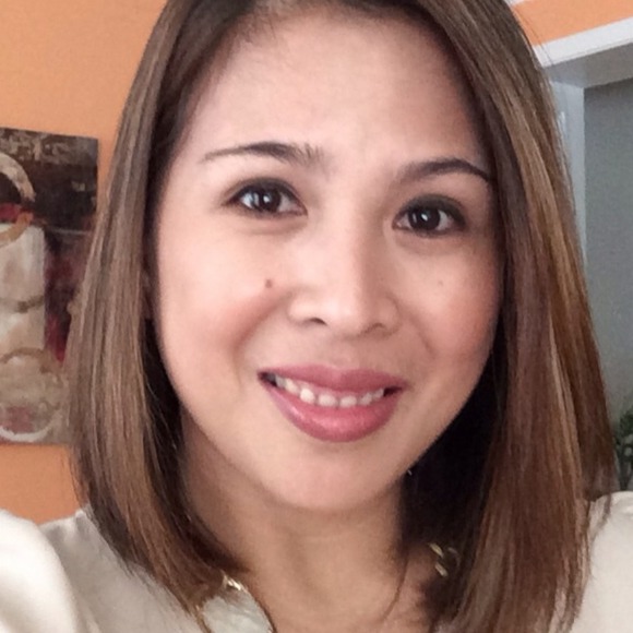 Profile Picture of Karen Tatoy (@alliegwapa) on Poshmark