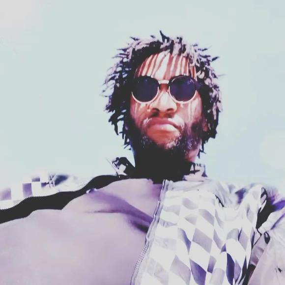 Profile Picture of Joe Milionaire (@joemilionaire) on Poshmark