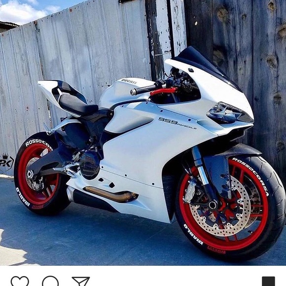 Profile Picture of John Wiley (@jayphin) on Poshmark