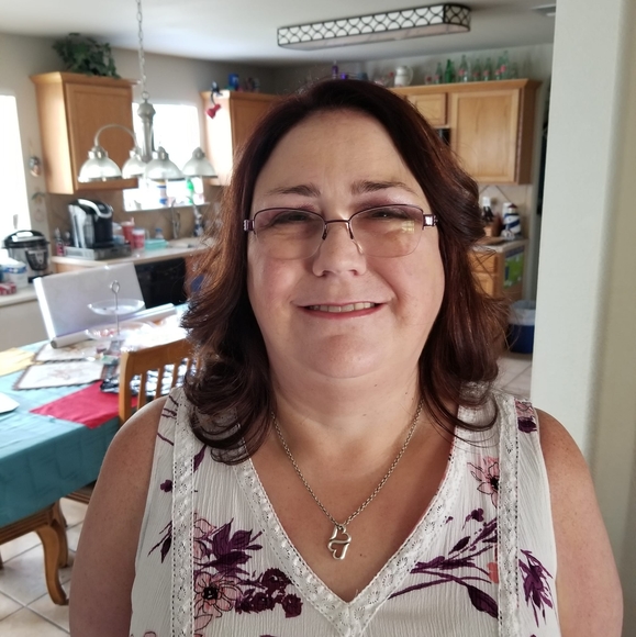Profile Picture of Brenda Pardee (@brendapardee) on Poshmark