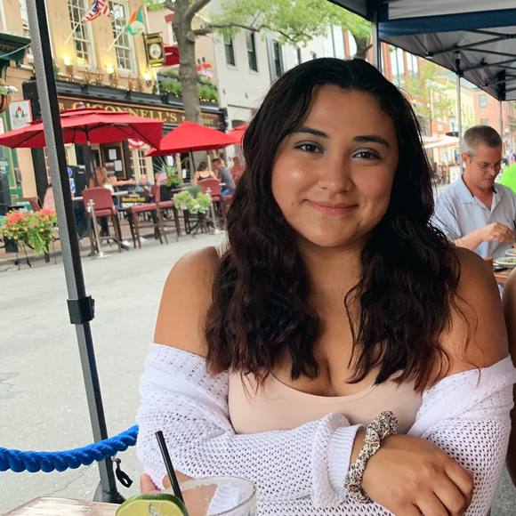 Profile Picture of Cindy Alvarez (@cindyalvarez645) on Poshmark