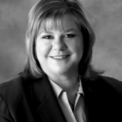 Profile Picture of Julie Bechtel (@freebookfinders) on Twitter