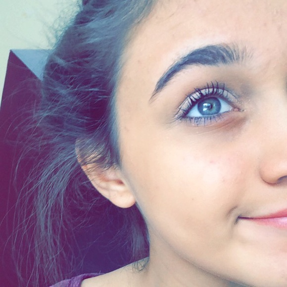 Profile Picture of Caitlyn Engelman (@caitlyengelman) on Poshmark