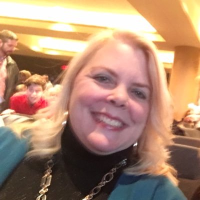 Profile Picture of Lora Foote (@lorakim) on Twitter