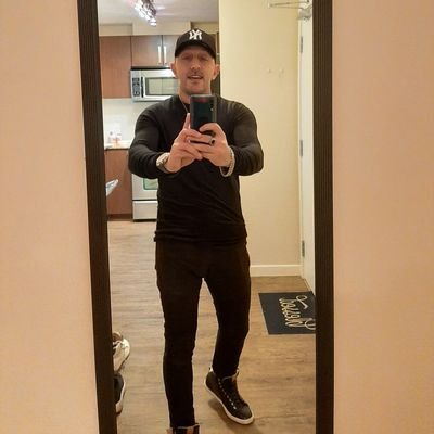 Profile Picture of Hossein Sharifi (@Hossein23379393) on Twitter