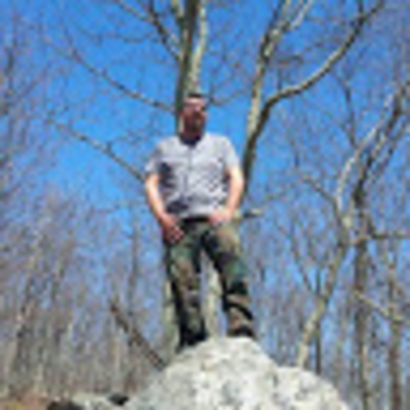 Profile Picture of David Bernor (@dbernor) on Poshmark