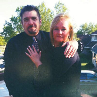 Profile Picture of Lori&Constantin (@mslori101) on Twitter