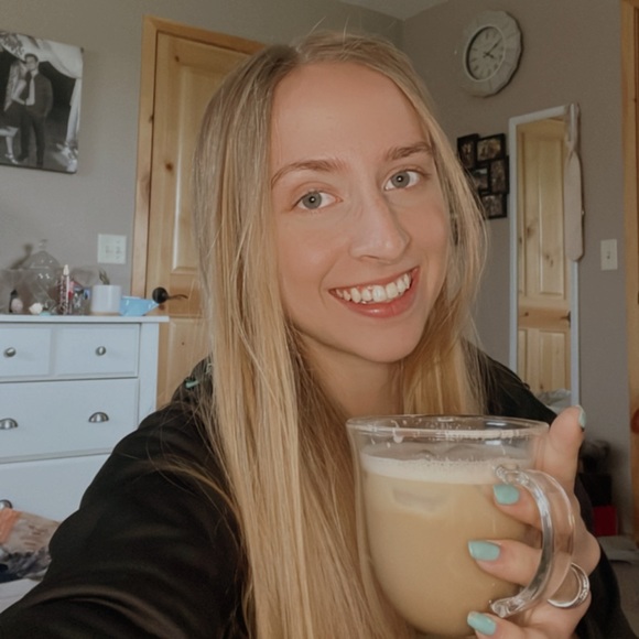 Profile Picture of Kristin Nyhus (@knyhus12) on Poshmark