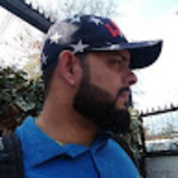 Profile Picture of Luis Beuses (@luisrbeusest) on Poshmark