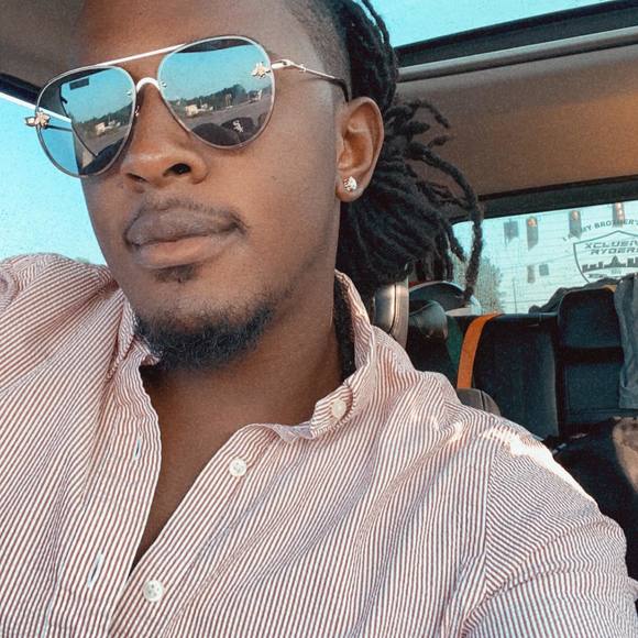 Profile Picture of Brandon Jacobs (@brandonjacob808) on Poshmark