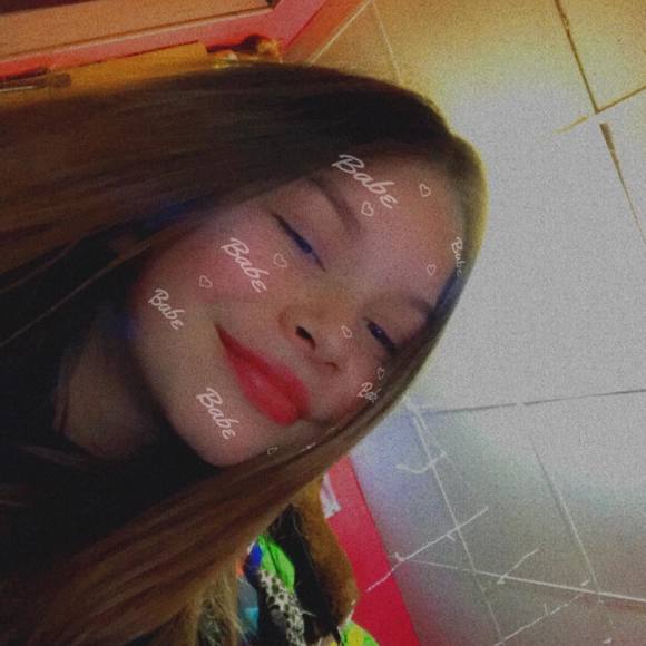 Profile Picture of Sierra Dusenberry (@123_sierra_123) on Poshmark