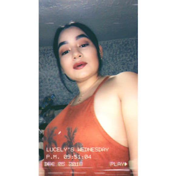 Profile Picture of Lucely Rodriguez (@lucelyeli21) on Poshmark