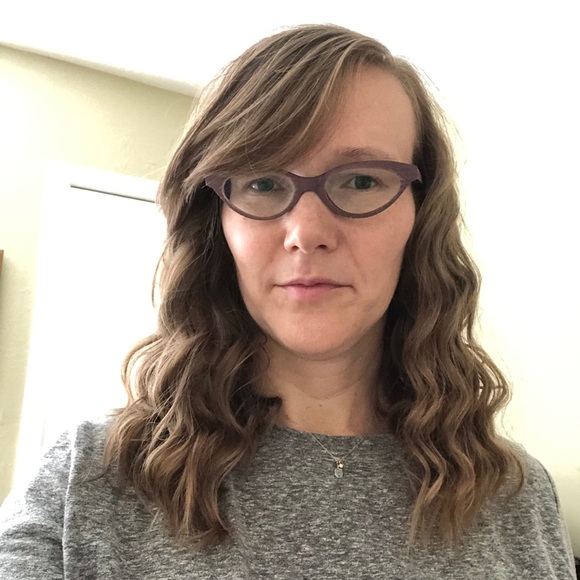 Profile Picture of Rheanne Moore (@rheannemoore) on Poshmark