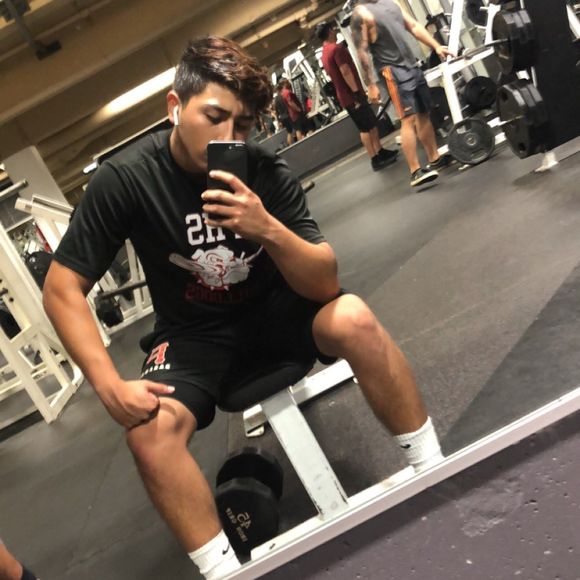 Profile Picture of Hugo Escobedo (@hugojuice15) on Poshmark