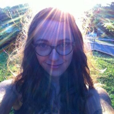 Profile Picture of AlexaClay (@redclaymama) on Twitter