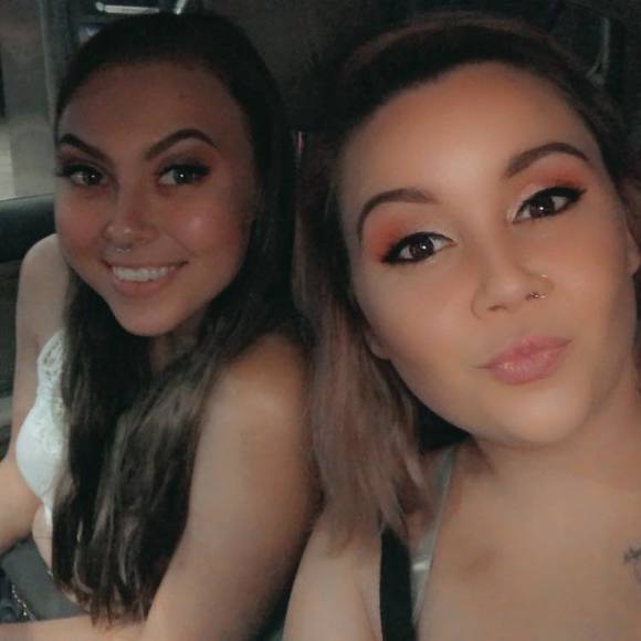 Profile Picture of Savannah Perry (@savannahperr828) on Poshmark