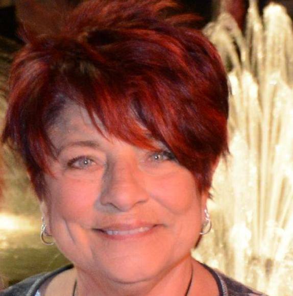 Profile Picture of Rosemary Maciog (@crozie311) on Poshmark