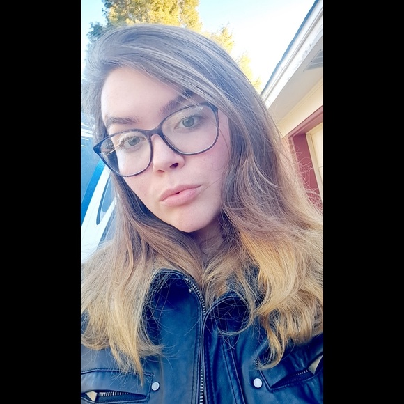 Profile Picture of Meekole Bonnette (@meekolebonnette) on Poshmark