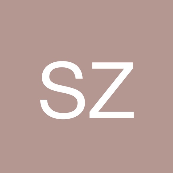 Profile Picture of Samantha Zulch (@samanthaiz) on Poshmark